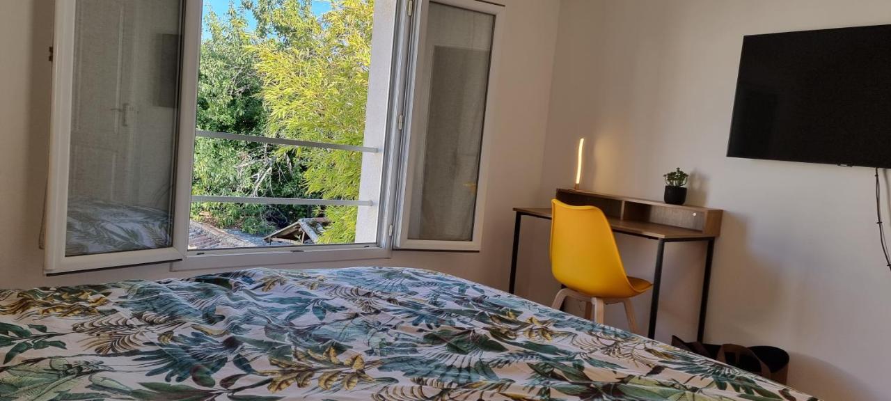 En Hyper Centre, Climatise Entierement Renove! Netflix - Amazon Prime - Terrasse - Le Nature Zen Apartment Surgères